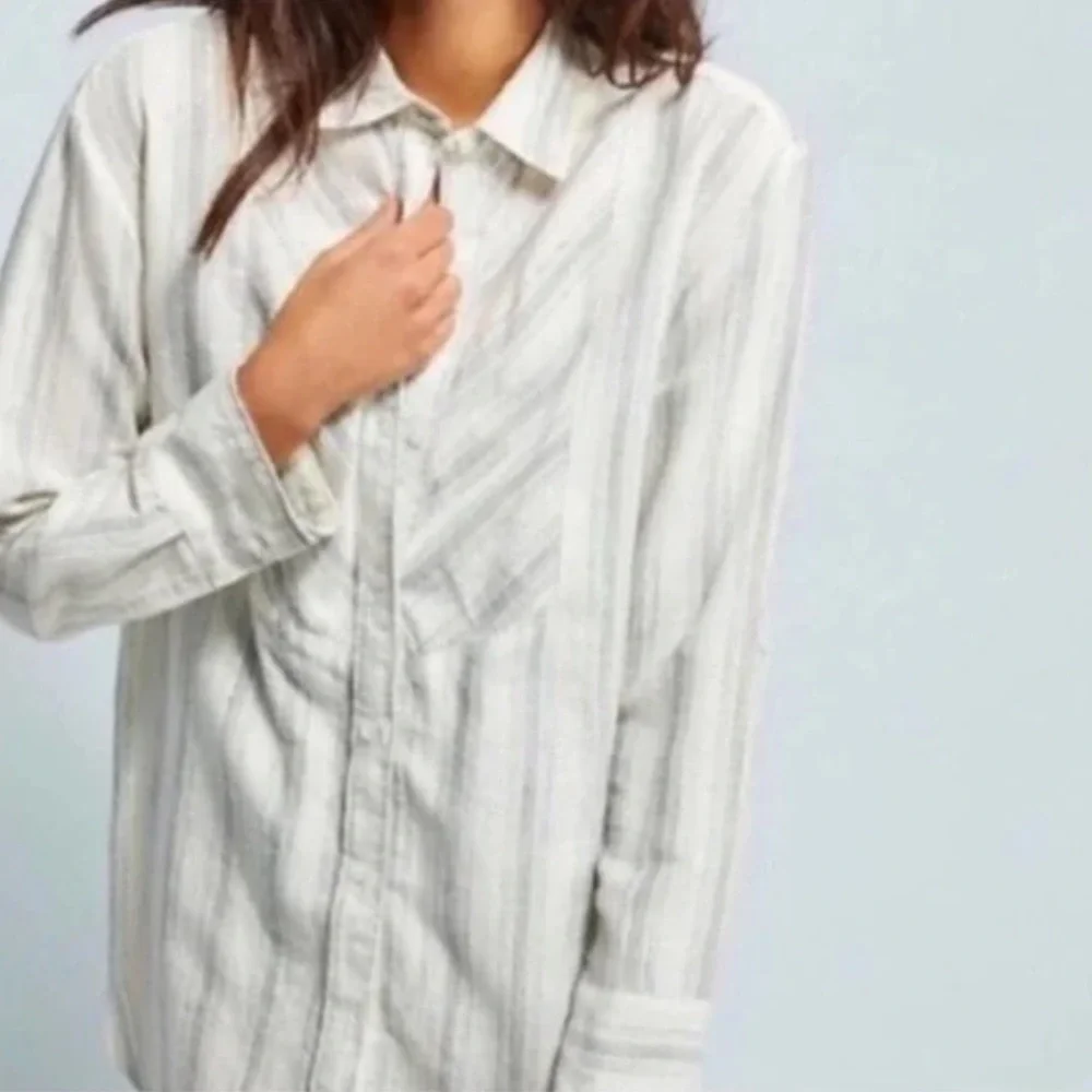 Anthropologie Lilka Winddrift Button Up Gray Striped Relaxed Roll Tab Shirt - Picture 3 of 7